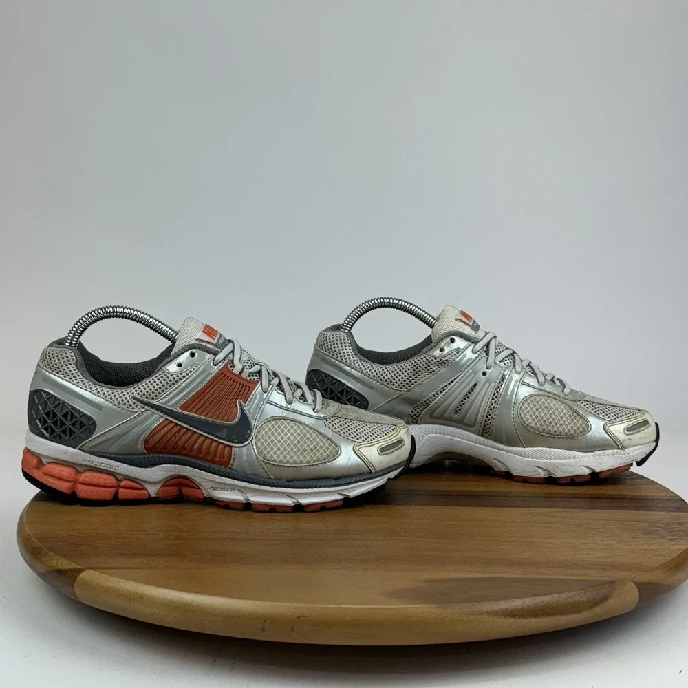 Womens Nike Zoom Vomero 5 Photon Dust Metallic‎ Silver Running Sneakers Size 9